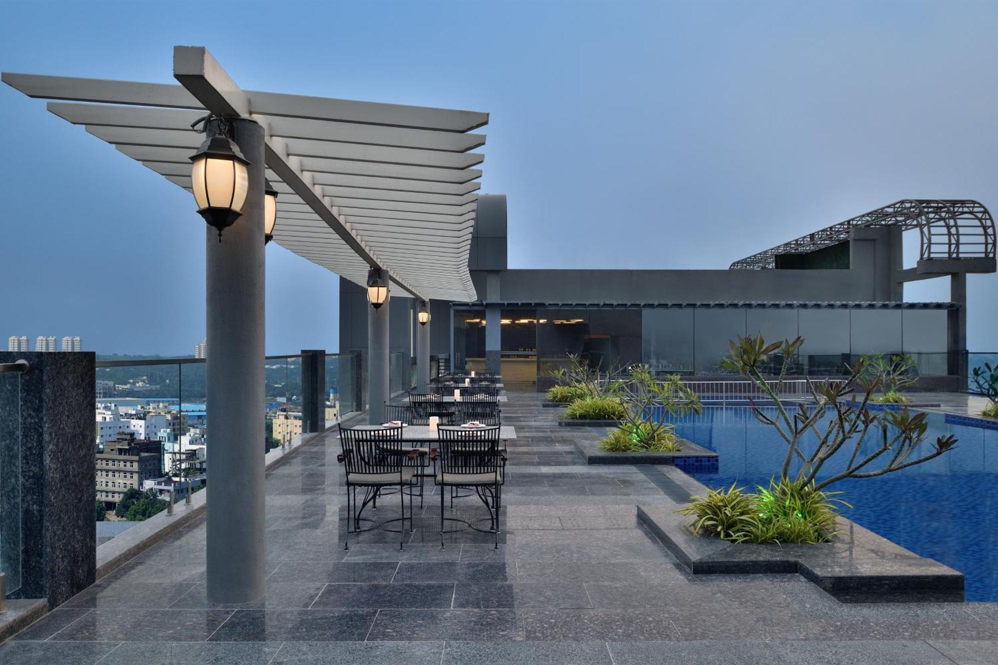 Le Meridien Hyderabad Exterior foto The Park, Hyderabad